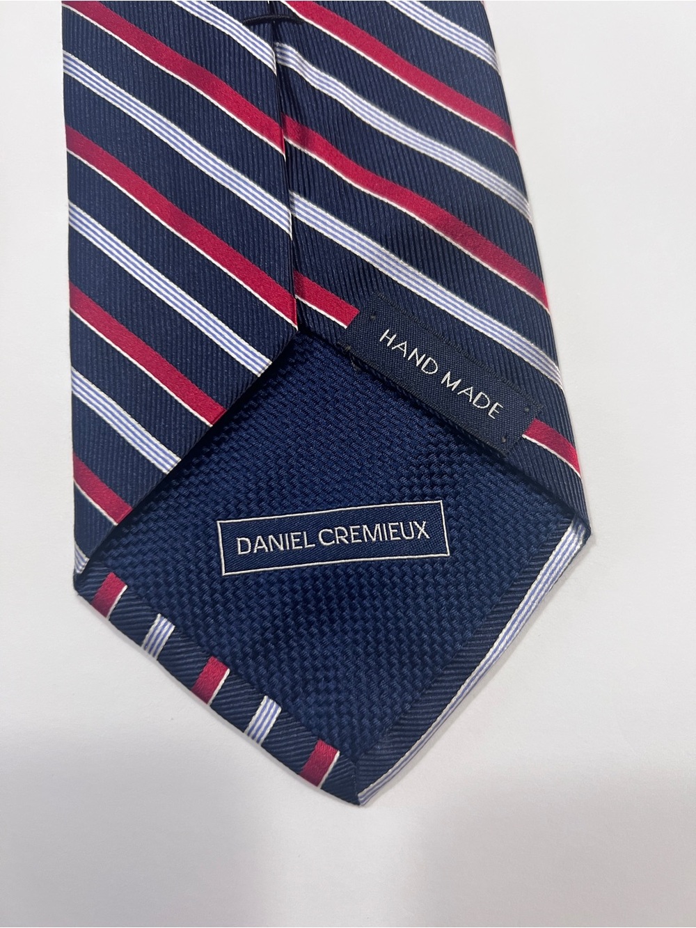 Daniel Cremieux Silk Tie Navy Red Stripe Approx 61" Long - Picture 4 of 6